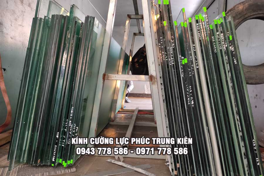 Quy trình lắp đặt kính cường lực đạt chuẩn: Hướng dẫn chi tiết từ A–Z